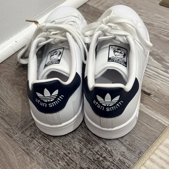 Adidas Women's White and Black Stan Smith Sneakers size 6 brand new - Picture 3 of 4